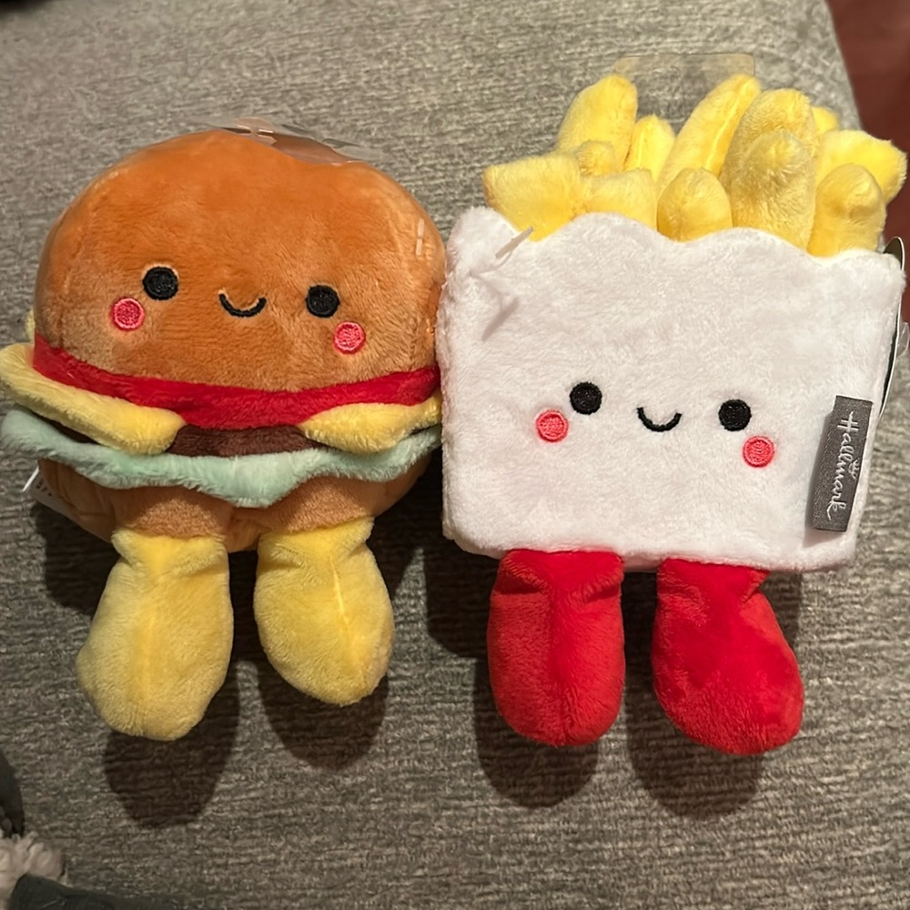 Hallmark Better Together Burger & Fries Plush Magnetic Set Cutsie Couple